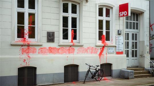 Bereits in der vergangenen Woche wurde die Fassade eines Hauses der SPD beschmiert. (Archivbild)