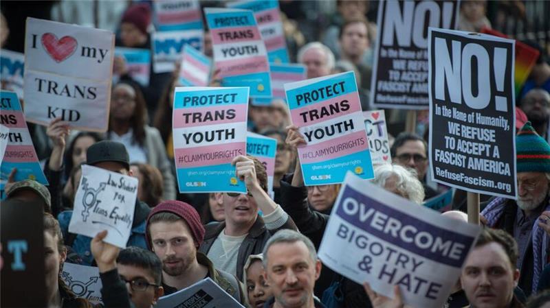 Bereits in seiner ersten Amtszeit hob Trump ein Diskriminierungsverbot gegen transgeschlechtliche Menschen im Gesundheitswesen auf, was zu Protesten führte. (Archivbild)