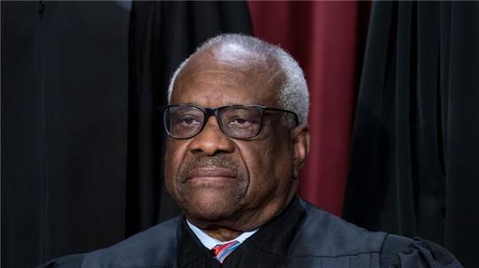 Berichte über teure Geschenke an Supreme-Court-Richter Clarence Thomas hatten eine Ethik-Debatte ausgelöst.