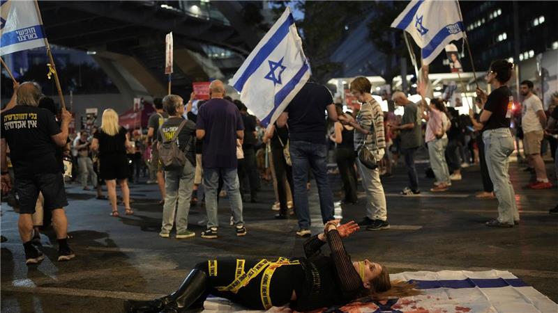 Berichten zufolge gingen Sicherheitskräfte gewaltsam gegen Anti-Kriegsdemonstranten vor. 
