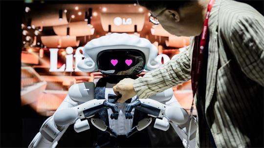 Berlin: Technik trifft Taktstock – Roboter im Dirigenten-Look bei Performance am zweiten IFA-Pressetag 2026