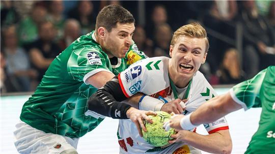 Berlins Mijajlo Marsenic (l.) und Magdeburgs Gisli Kristjansson stehen sich am Samstag erneut gegenüber. (Archivbild)