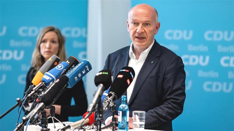Berlins Regierender Bürgermeister Kai Wegner hat seinen Rückzug als CDU-Spitzenkandidat angekündigt.