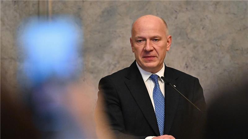 Berlins Regierungschef Kai Wegner geriet auch wegen eines Tennismatchs unter Druck. (Archivbild)