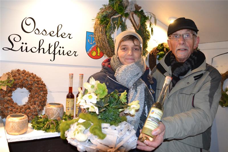 Bernd Klatte mit Martina Rusch am gemeinsamen Stand. Foto: Helfferich