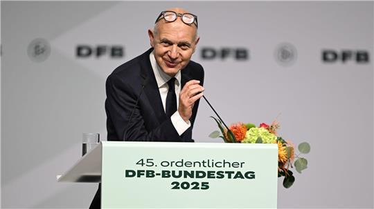 Bernd Neuendorf ist auf dem DFB-Bundestag für weitere vier Jahre im Amt des Präsidenten bestätigt worden.