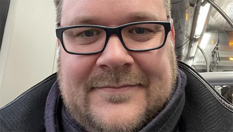 Berufspendler Achim Biesenbach aus Buxtehude in einem S-Bahnzug der Linie S5: "Neue Linie, keine Verbesserung, aber längere Fahrtzeit."
