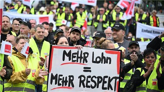 Beschäftige im Einzelhandel demonstrieren in mehreren deutschen Städten. (Archivbild) 