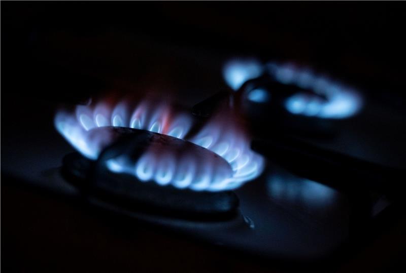 Politik in Buxtehude fordert Härtefallfonds in der Energiekrise Besonders die steigenden Energiepreise machen vielen Bürgern zu schaffen. Eine Mehrheit der Buxtehuder Politik fordert daher die Einrichtung eines Energie-Härtefallfonds (Symbolbild). Foto: Marijan Murat/dpa