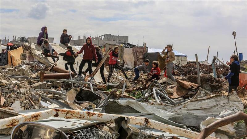 Arabische Staaten suchen Unterstützer für Gaza-Aufbauplan Besonders dramatisch ist die Lage im Gazastreifen für die vielen Kinder. (Archivbild)