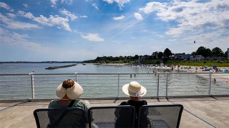Besonders einige klassische Küstenorte an Ostsee und Nordsee verzeichnen vor den Sommerferien in Schleswig-Holstein laut Tourismus-Agentur eine hohe Nachfrage und teilweise Auslastungen von über 80 Prozent. (Symbolbild)