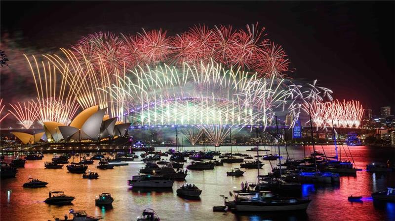 Warten auf das Jahr 2025 - Viele Länder haben schon gefeiert Besonders groß war das Feuerwerk diesmal in Sydney.