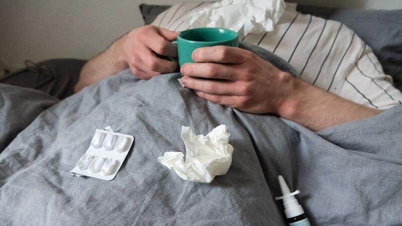 Krankmeldungen: Aus diesen Gründen lagen die meisten Niedersachsen flach Besonders im Januar und Februar waren in Niedersachsen viele Beschäftigte wegen Grippe oder Erkältung krankgeschrieben. (Symbolbild)