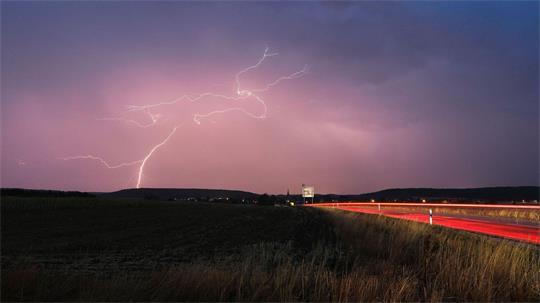 Besonders im Süden und Südosten Deutschlands besteht Unwettergefahr. (Archivbild)