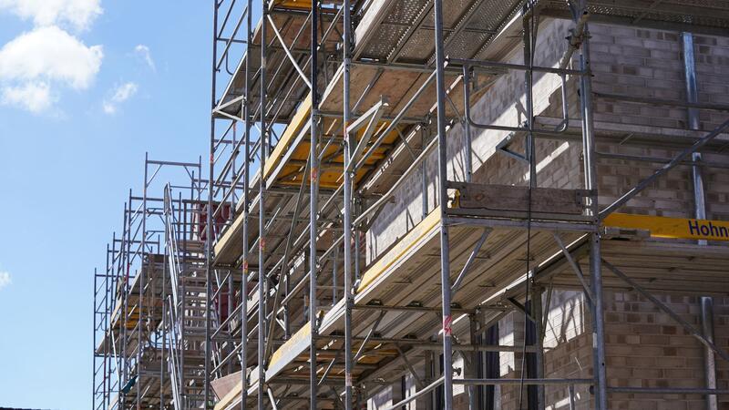 Besonders in Schleswig-Holsteins Wohnungsbau gab es im ersten Halbjahr einen deutlichen Umsatzeinbruch.