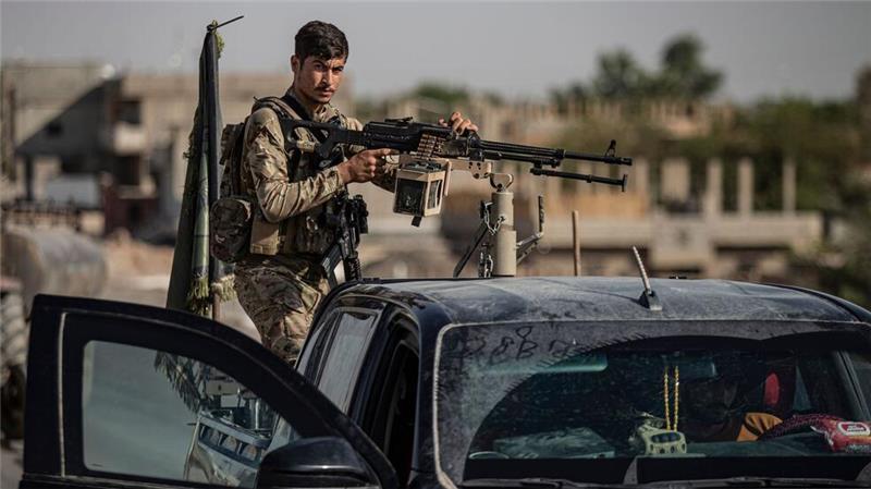 Besonders um die Stadt Kobane an der Grenze zur Türkei soll es heftige Zusammenstöße geben. Die kurdischen Kräfte rechnen mit einem Angriff auf die Stadt.
