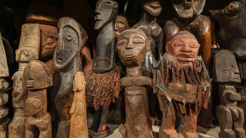 Besonders viele Statuen stammen aus Afrika. (Archivbild)