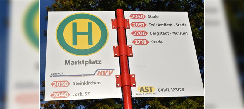 Bessere Anbindung an die Linie 150 und Hamburg: Die Linie 2040 fährt ab Dezember zwischen Buxtehude, Estebrügge, Jork, Borstel und Hamburg-Cranz (Elbdeich). Außerdem werden die Haltestellen in der Ortsmitte mit dynamischen LED-Fahrgastanzeigern ausgestattet. Foto: Vasel