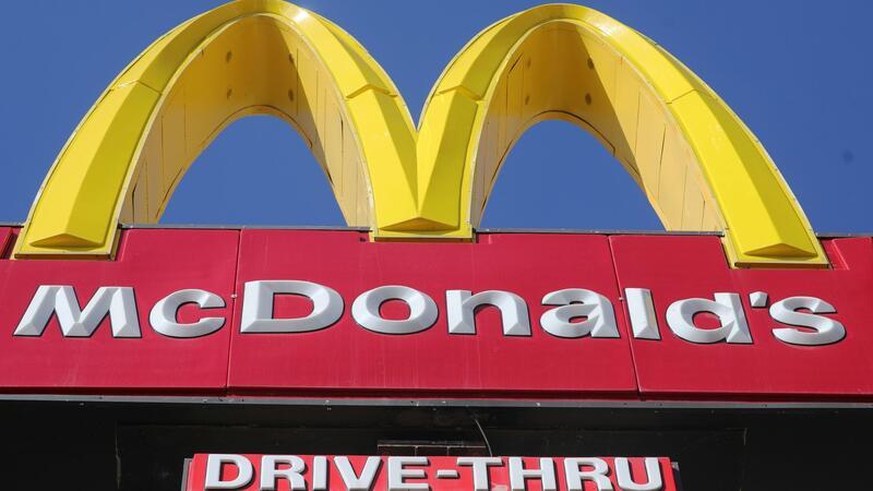 Bestellungen im Drive-Thru sollen bei McDonald’s bald von KI entgegengenommen werden.