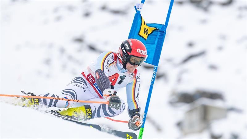 Signale in Sölden: Ski-Juwel Aicher eröffnet den Kugel-Kampf Bester Deutscher im Riesenslalom der Männer: Fabian Gratz.