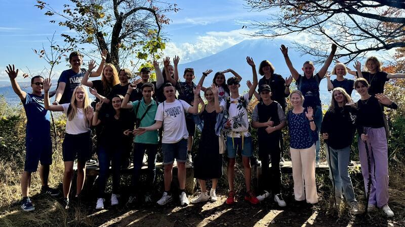 Warum der Japan-Austausch des Vincent-Lübeck-Gymnasiums eine ungewisser Zukunft hat Besuch auf dem Berg Fuji.