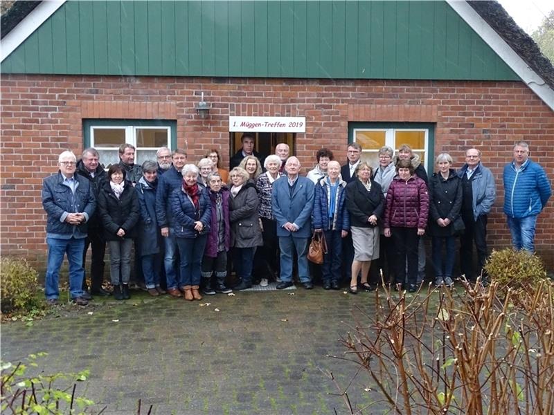 Besucher des Treffens der Mügge-Sippe (hier ein Teil der Gruppe) hörten von ihren Vorfahren. Foto privat