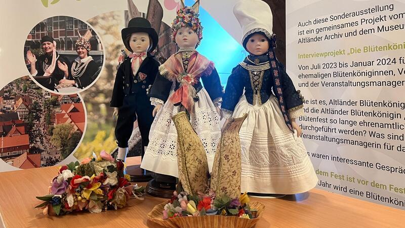 Besucher können in der Sonderausstellung handgenähte Miniaturtrachten sowie den ersten Flunkkranz bewundern.