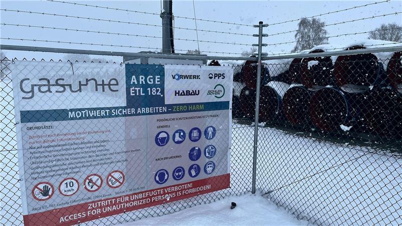 Betreten verboten. Die Lagerplätze könnten für spielende Kinder gefährlich sein, befürchtet Gasunie.