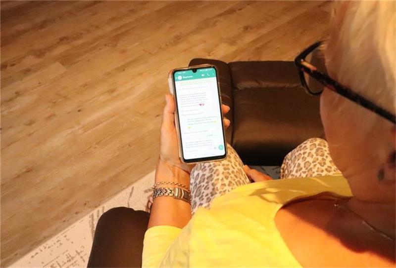 Betrüger nehmen via WhatsApp-Nachricht oder per Telefonanruf Kontakt zu ihren Opfern auf. Symbolfoto: May