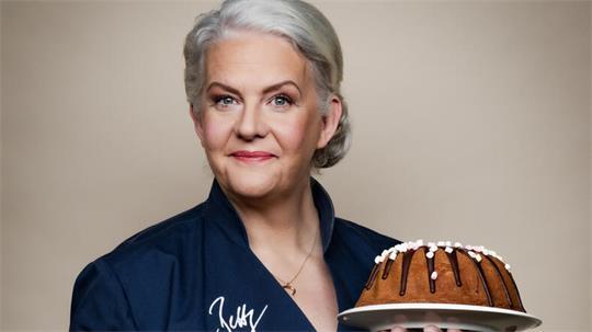 Bettina Schliephake-Burchardt von „Das große Backen - Die Profis“ (SAT1) kommt zu den Borsteler Sommerklängen.