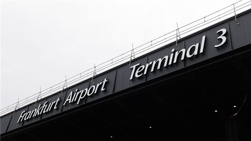 Freiwillige sollen neues Flughafen-Terminal testen Bevor das neue Terminal in Betrieb geht, plant der Flughafenbetreiber Fraport einen Testlauf. (Archivbild)