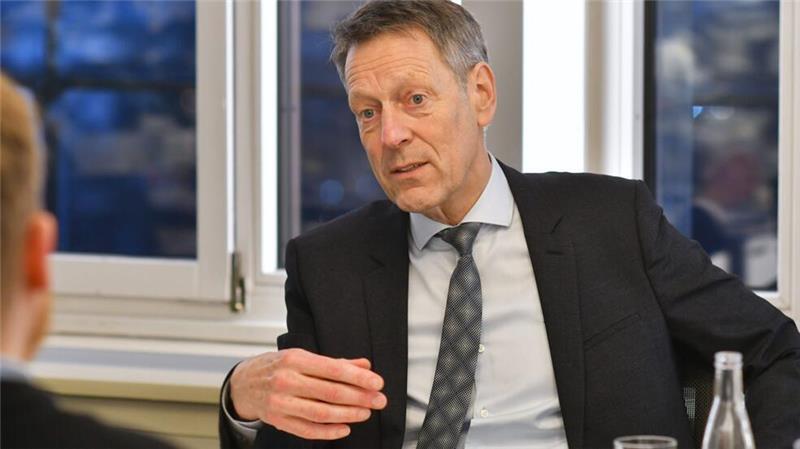 265 Millionen Euro für Niedersachsens Hochschulen Bevor er Generalsekretär der Volkswagenstiftung wurde, war Schütte zehn Jahre lang Staatssekretär im Bundesforschungsministerium.