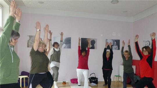 Bewegung und Entspannung - im Yoga-Kurs der Fabi finden Kursteilnehmer beides.