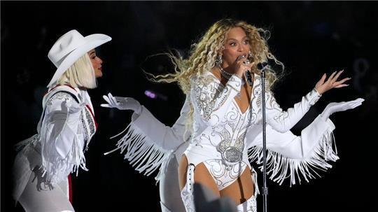 Beyoncé performte Songs aus ihrem achten Studio-Album.
