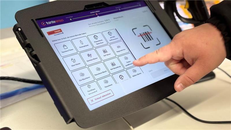 24-Stunden-Supermarkt: Tante Enso wird zum neuen Dorftreffpunkt Bezahlen ist in der Tante-Enso-Filiale jederzeit an der SB-Kasse möglich.