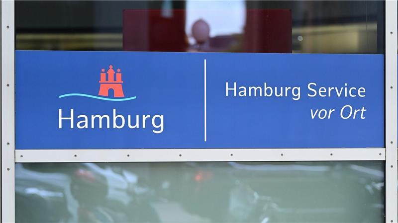 „Bezogen auf die gesamte hamburgische Verwaltung bleibt es das Ziel des Senats, dass die Beschäftigtenzahl in Relation zur Bevölkerung weitgehend konstant bleibt“, sagt Staatsrat Jan Pörksen.