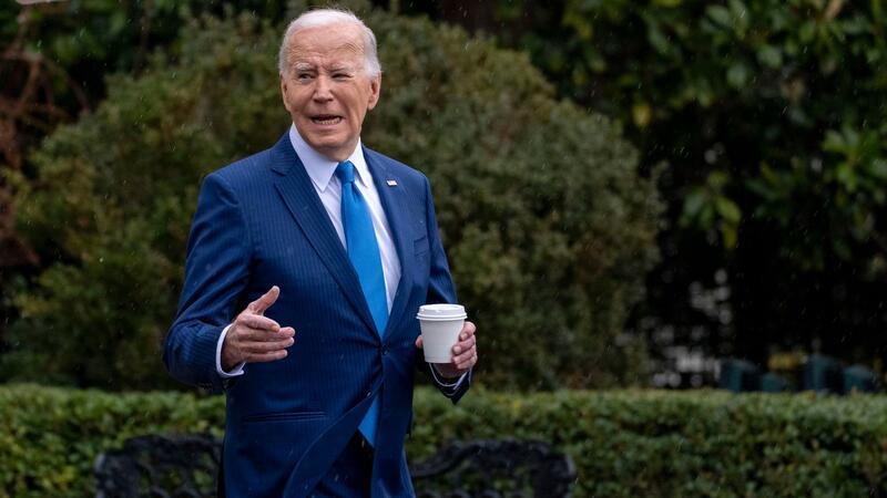 Biden macht regelmäßig Schlagzeilen mit Patzern, Versprechern und kleineren Fehltritten.