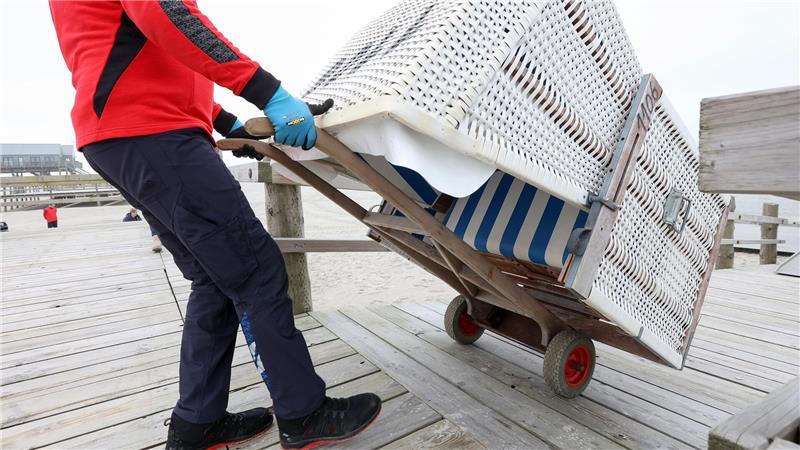 Erste Strandkörbe für St. Peter-Ording