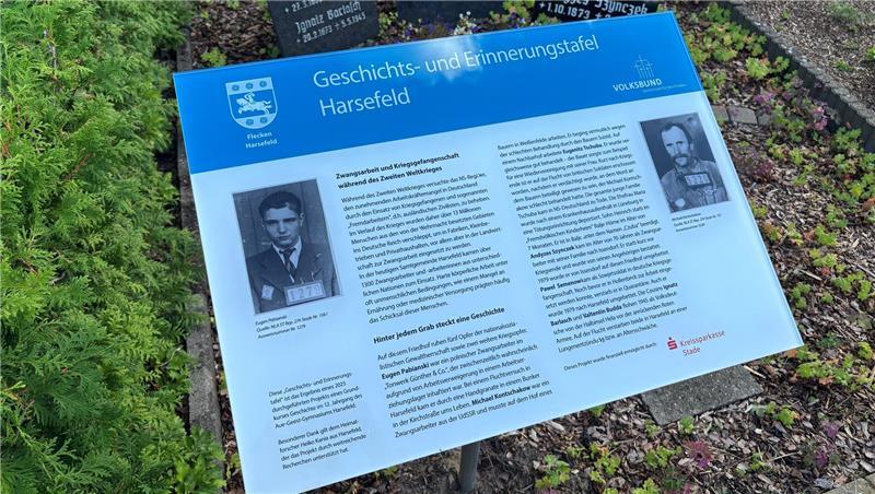  Die Gedenktafel auf dem Oberen Friedhof in Harsefeld wurde eingeweiht.