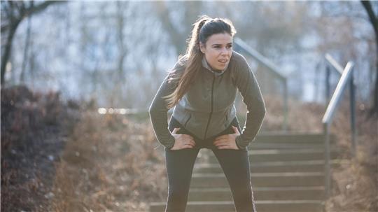 Seitenstechen bis Krampf: Was bei Sport-Wehwehchen hilft Seitenstechen bis Krampf: Was bei Sport-Wehwehchen hilft