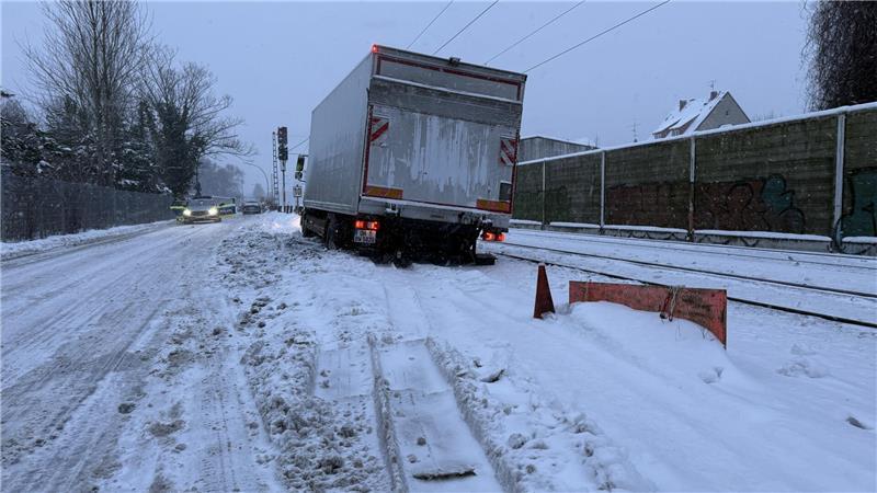 Unfälle im Kreis Stade - Autofahrer teils auf sich allein gestellt