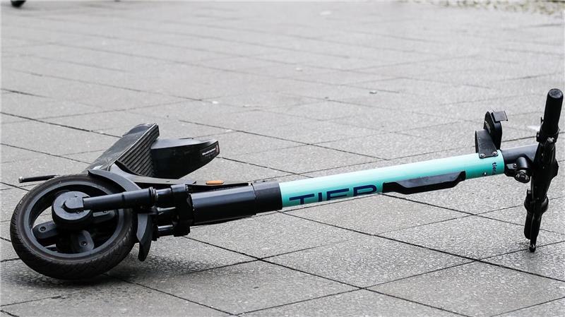 22-Jährige in Harsefeld verletzt: Polizei sucht E-Scooter-Fahrer
