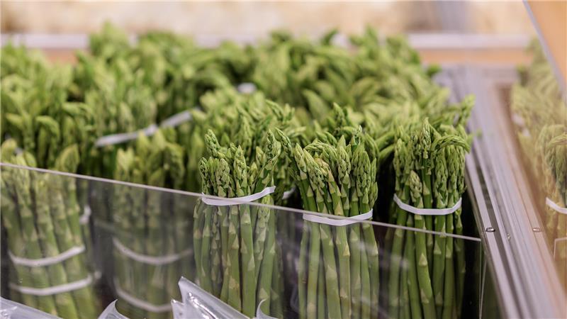 Feldfrischer Spargel und Erdbeeren – Jetzt unsere Hofläden und Verkaufsstände besuchen