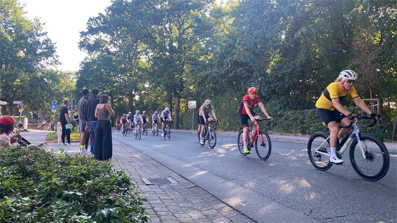 Cyclassics-Ticker: 70-Jähriger stirbt beim Jedermann-Rennen Cyclassics-Ticker: 70-Jähriger stirbt beim Jedermann-Rennen
