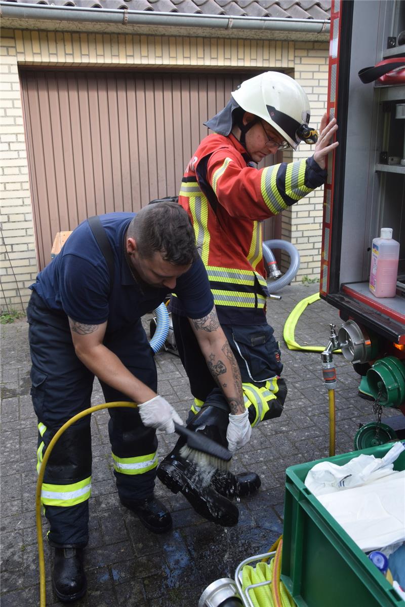 Gefährliches Schmutzwasser: Not-Evakuierung in Harsefeld Gefährliches Schmutzwasser: Not-Evakuierung in Harsefeld