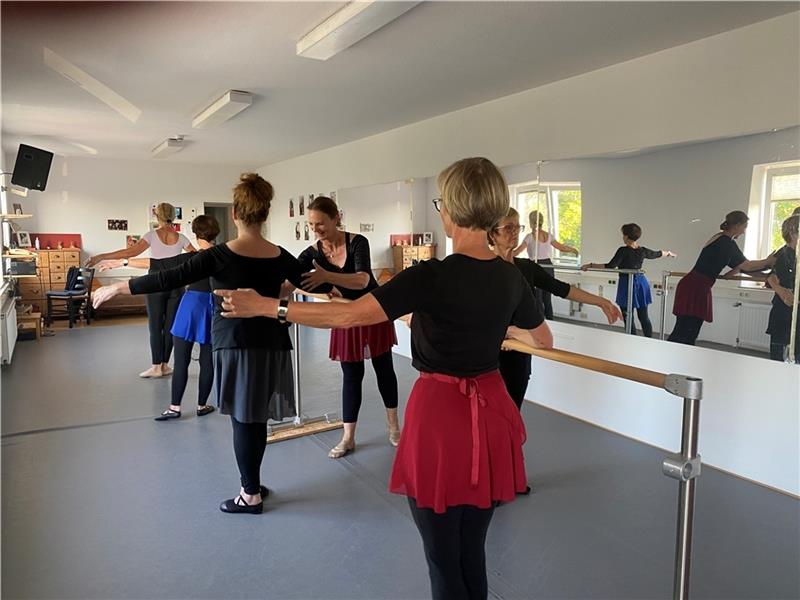 Ballett Ü50: Sie tanzen wie Königin Camilla Ballett Ü50: Sie tanzen wie Königin Camilla