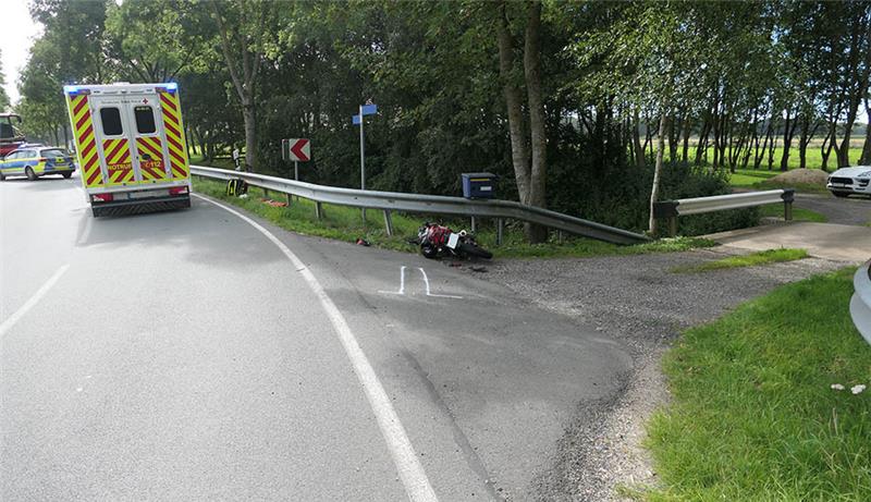 Motorradfahrerin aus Drochtersen schleudert gegen Leitplanke – Lebensgefährlich verletzt Motorradfahrerin aus Drochtersen schleudert gegen Leitplanke – Lebensgefährlich verletzt