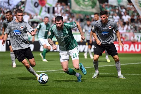 Überraschung im DFB-Pokal: Werder kassiert Rekord-Niederlage