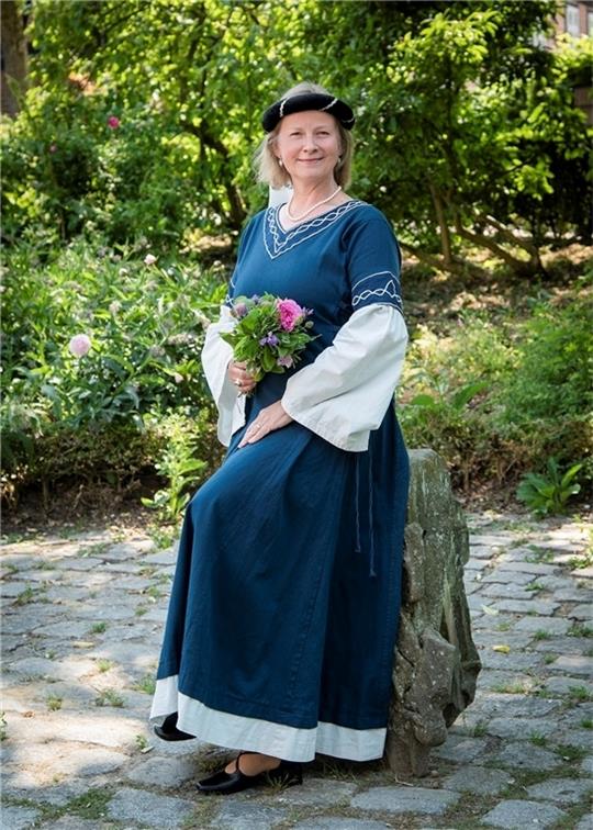 Markgräfin führt übers Klostergelände