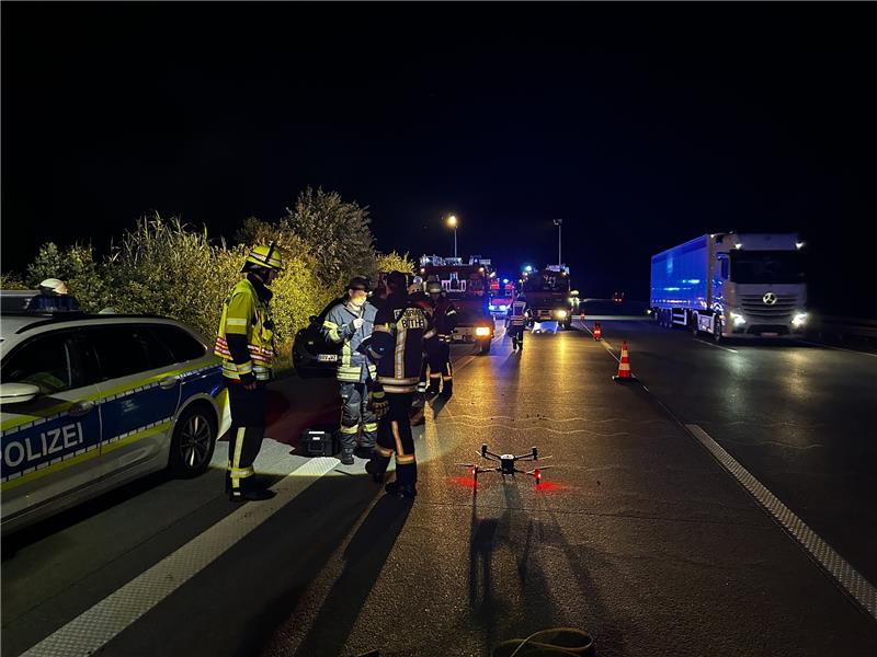 Nächtliche Großsuche im Maisfeld nach Unfallfahrer auf A1 Nächtliche Großsuche im Maisfeld nach Unfallfahrer auf A1
